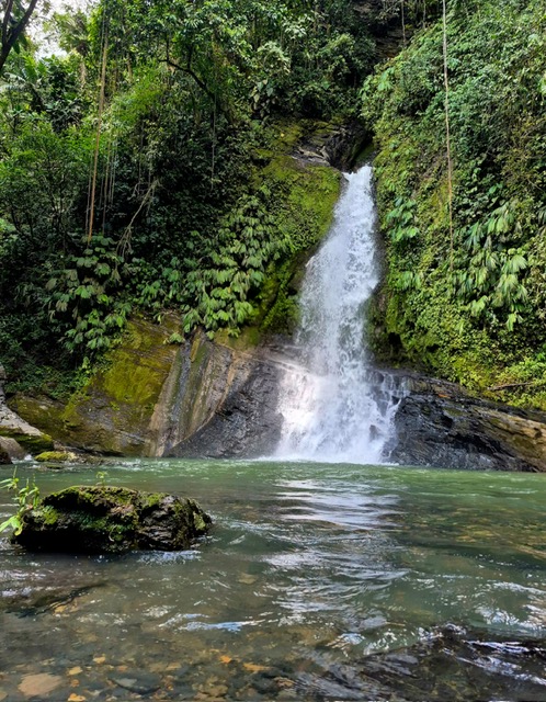 Cascada cerca de La Kavala